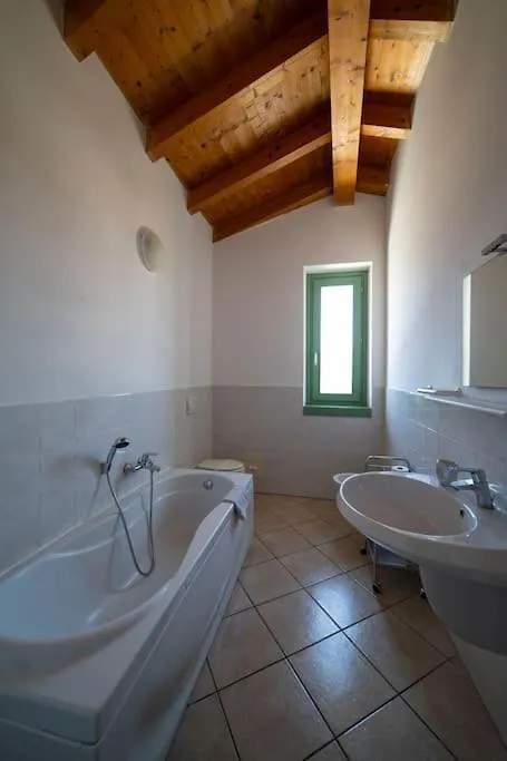 Artistic House On The Iseo Lake Сульцано Италия