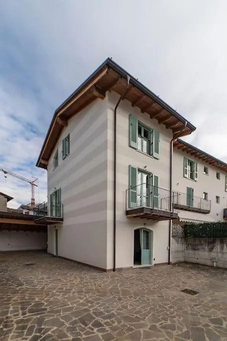 Artistic House On The Iseo Lake Сульцано 0*,
